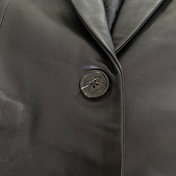 Zendaya - Tommy Hilfiger Tailored Leather Coat Blazer in Black - Picture 6 of 8